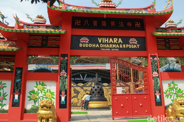 Vihara Buddha Dharma & 8 Pho Sat merupakan salah satu obyek wisata religi di Bogor. (Luthfi Hafidz/detikcom)