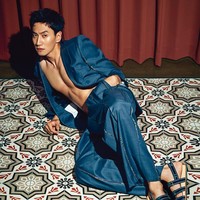 Lee Kwang Soo, eks member Running Man yang mendapat julukan ‘Jerapah’ pun mengawali kariernya sebagai model. Dengan tinggi badan 192 cm, ia menjadi salah satu aktor tertinggi di industri hiburan Korea. Foto: dok Cosmopolitan