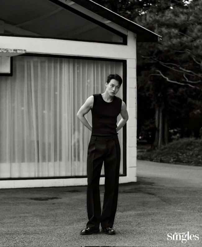 Jang Ki Yong tertarik menjadi model sejak kelas 3 SMA. Ia bahkan lebih menonjol karena memakai kawat gigi. Namun, setelah membintangi drama Korea lewat It’s Okay That’s Love, ia semakin serius berakting. Foto: dok Singles