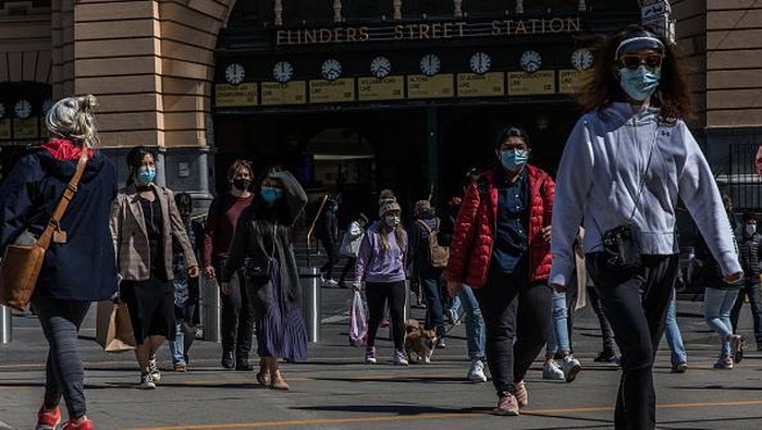Pemerintah Australia akan cabut larangan perjalanan internasional tanpa izin bagi warga negaranya. Kebijakan itu rencananya akan dilakukan mulai akhir tahun ini