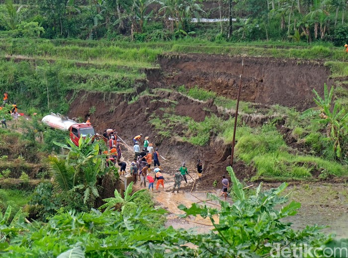 BANJIR LUAPAN AIR SUNGAI DI MAMUJU Siap-siap, Dampak La Nina Pembawa Curah Hujan Tinggi Mulai Terasa