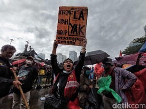 Pemprov DKI Ramu Aturan Gaji Pekerja Masa Bakti 1 Tahun di Atas UMP