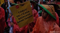 Salah satunya penolakan terhadap UU Cipta Kerja.