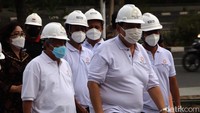 Di kesempatan ini, hadir pula Chairul Tanjung, Presdir PT Total Bangun Persada Yanti Komajaya dan tokoh masyarakat, Prof M Nuh.