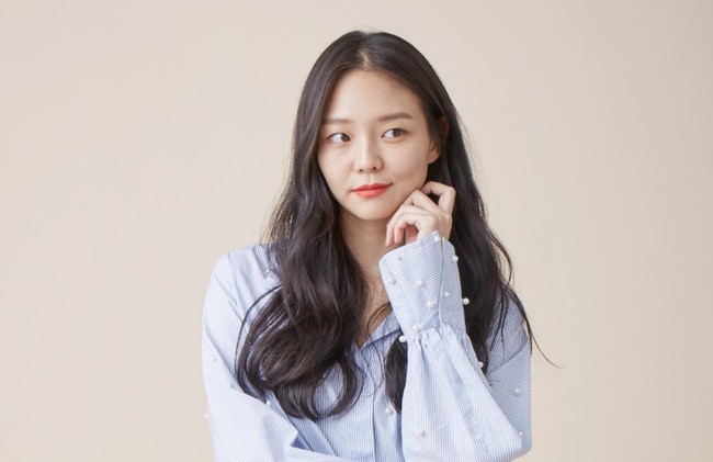 Esom dikenal dengan perannya dalam drama Korea Taxi Driver. Sebelumnya pada 2014, ia pernah melakukan adegan ranjang dalam film erotis Scarlet Innocence. Foto: (dok. ist)