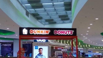Gerai Dunkin ini seperti ada yang menjaga. Foto: dok reddit/confusing_perspective