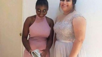 Wanita di sebelah kiri tengah menundukan mata ke bawah. Foto: dok reddit/confusing_perspective