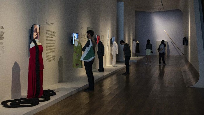 Gaes, Museum Macan Kembali Dibuka untuk Umum Nih Di tengah pemberlakuan PPKM level 2 di Jakarta ada sejumlah pelonggaran pembatasan yang dilakukan. Salah satunya Museum Macan kembali dibuka untuk umum.