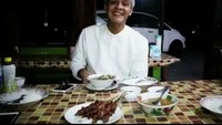 Mengenal sosoknya, Ganjar Pranowo memang dikenal sebagai sosok yang sederhana. Kesederhanaan tersebut dapat terlihat pada momen kulinernya. Foto: YouTube Ganjar Pranowo