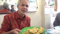 Ganjar Pranowo ternyata memang memiliki hobi kulineran. Bahkan ia sering membagikan momen kulinerannya tersebut lewat channel YouTubenya. Foto: YouTube Ganjar Pranowo