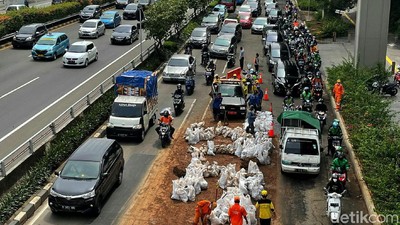 Gegara Tumpahan Tanah, Jalan MT Haryono Macet