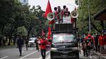 Hari Sumpah Pemuda, Iron Man-Kamen Rider Demo Bareng Buruh di Jakarta