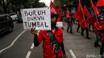 Hari Sumpah Pemuda, Iron Man-Kamen Rider Demo Bareng Buruh di Jakarta