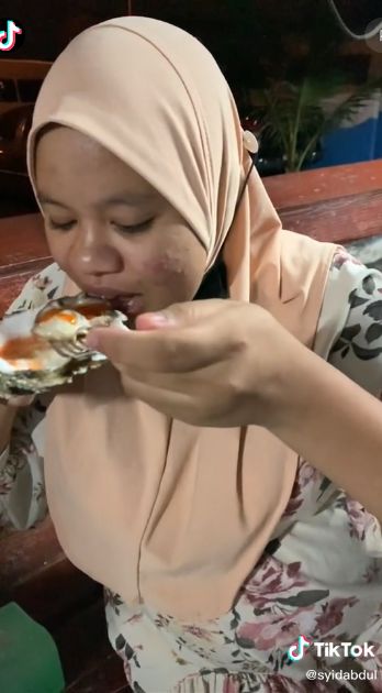 Ibu hamil di Malaysia nekat makan tiram mentah karena ngidam