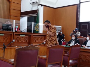 Sidang Vonis Kasus Berita Bohong Jumhur Hidayat Ditunda