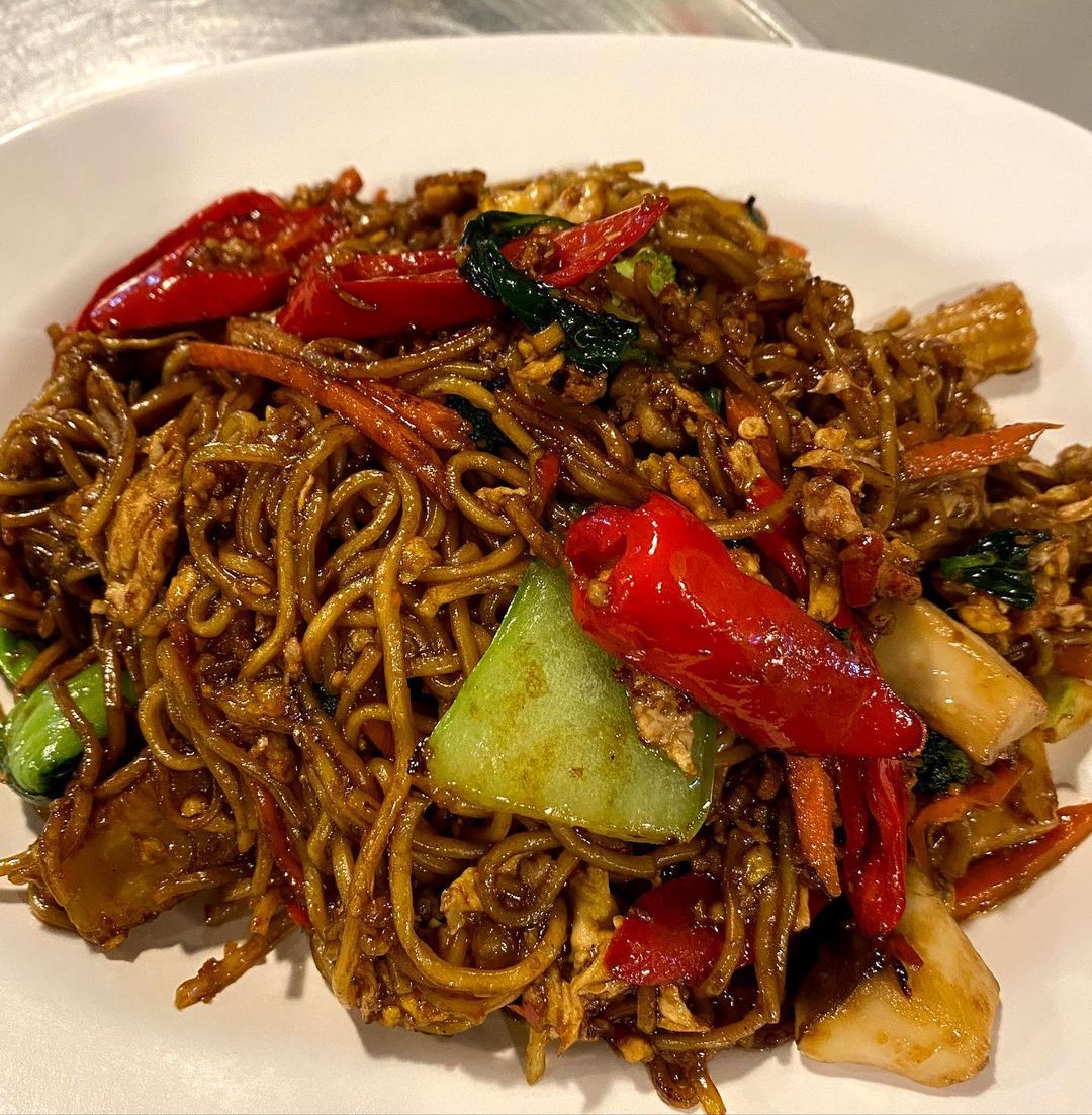 Lisa BLACKPINK Diam-diam Makan di Resto Thailand, Ini 5 Menu Favoritnya