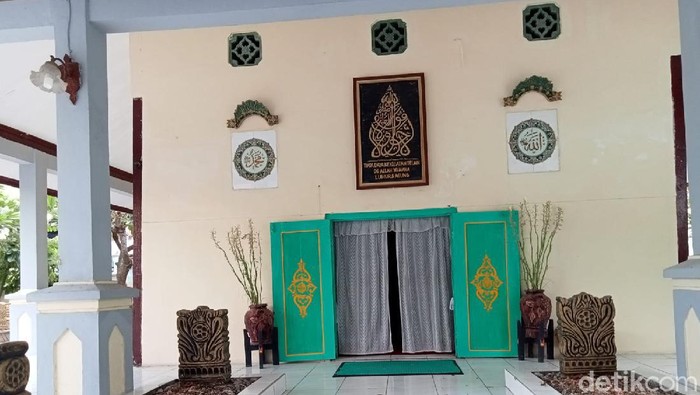 makam mbah lamong