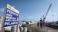 Untuk diketahui pembangunan pengaman muara Sungai Bogowonto ini dilatarbelakangi dari adanya penutupan muara sungai sejak beberapa tahun ke belakang. Sehingga menyebabkan penyumbatan muara yang memicu banjir di kawasan hulu muara tersebut. Berdasarkan data kebencanaan BBWSSO, banjir imbas penyumbatan itu bisa berdampak pada sekitar 2.600 hektar yang terdiri dari 600 hektar di wilayah DIY, meliputi Temon, Wates (Kulon Progo) dan sekitarnya, serta 2.000 hektar wilayah Jawa Tengah meliputi Purwodadi, Bagelen, hingga Ngombol (Purworejo).