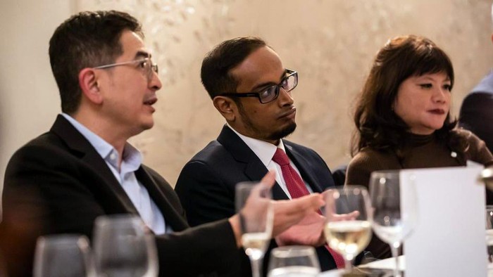 Menko Luhut Ketemu Tony Blair di Inggris, Bahas Apa? Kemenko Marves, Luhut Binsar Pandjaitan menggelar pertemuan dengan Tony Blair di Inggris. Bahas apa sih?