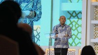 Menteri Koperasi dan UKM, Teten Masduki saat menjadi pembicara dalam acara itu.