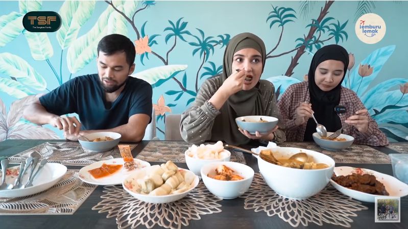 Momen Kuliner Seru The Sungkar Family. Bagikan Keseruan Saat Masak Jumbo hingga Jajan di Puncak.