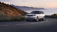 Untuk urusan harga, Land Rover menjual Range Rover generasi terbaru ini di pasar Amerika Serikat dengan harga yang sangat variatif. Dalam versi basic atau tanpa opsi, Range Rover P400 SE dibanderol USD 104.000 atau setara dengan Rp 1,476 M. Sedangkan untuk tipe termahalnya, dalam versi basic, Range Rover P530 First Edition (LWB) dibanderol USD 163.500 atau Rp 2,3 M. Foto: dok. Land Rover