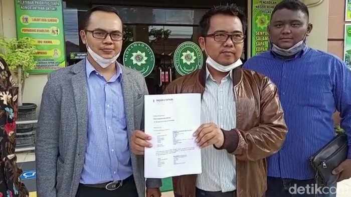 Penasihat hukum tersangka R ajukan praperadilan terkait kasus solar subsidi untuk tambang, Rembang, Kamis (28/10/2021).