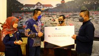 Pembayaran klaim asuransi jiwa tersebut merupakan wujud komitmen AXA Mandiri memberikan pelayanan terbaik kepada nasabah dalam menghadapi berbagai risiko hidup dimana pada 2020, AXA Mandiri telah melayani lebih dari 1 juta masyarakat Indonesia dan telah membayarkan klaim dan manfaat sebesar Rp 4,8 triliun.