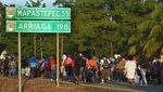 Ratusan Migran Berjalan Kaki Lintasi Meksiko Demi Menuju AS