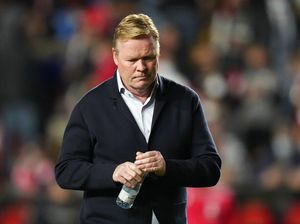 Bulan Lalu Koeman Klaim Jadi Penyelamat, Bulan Ini Dipecat