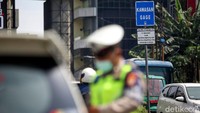 Dirlantas Polda Metro Jaya Kombes Sambodo Purnomo Yogo mengatakan pihaknya kini masih menerapkan sosialisasi perihal ganjil-genap di 10 titik baru tersebut. Rambu-rambu perihal aturan ganjil-genap pun mulai dipasang di lokasi.