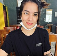 Jika sebelumnya tato tampak menghiasi wajah Sheila Marcia, kini wajahnya jadi terlihat lebih bersih. Bagaimana menurutmu penampilan Sheila Marcia saat ini? Foto: Instagram/@itssheilamj