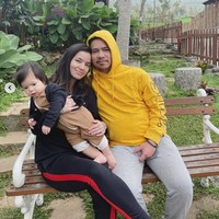 Melalui akun Instagramnya, Sheila Marcia membagikan kisah perjalanannya menghapus tato. Tentu saja dibutuhkan proses hingga tato-tato di tubuhnya itu benar-benar hilang. Foto: Instagram/@itssheilamj