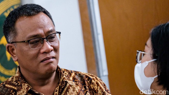 Vonis Jumhur Hidayat di Kasus Berita Bohong Ditunda Jumhur Hidayat menjalani sidang vonis pada kasus berita bohong terkait omnibus law Undang-Undang Cipta Kerja. Vonis pun ditunda selama 2 pekan.