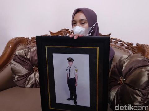 Sembilan Anak Buah Kapal (ABK) MV Voyager terkatung-katung di Perairan Guam, sebelah barat Samudera Pasifik. Wilayah itu masuk Amerika Serikat.