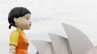 Replika boneka animasi Younghee yang muncul di episode pertama serial Squid Game terlihat pada 29 Oktober 2021 di Sydney, Australia.  Foto: Getty Images/Brook Mitchell