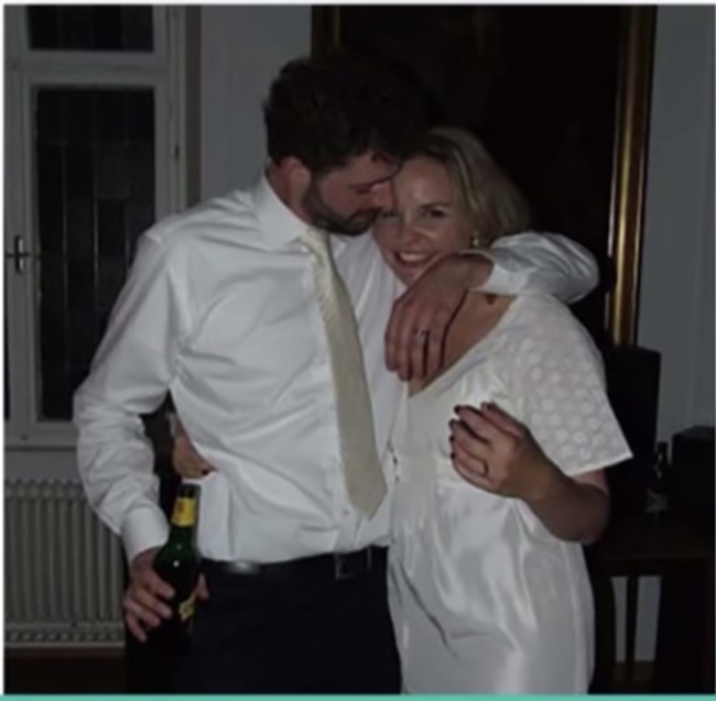 Bertemu dengan Emmy membuat Vic berhenti menjadi pecandu alkohol. Dari seorang gelandangan dia kini merupakan insinyur mesin. Dia memutuskan meneruskan pendidikannya dan kuliah selama lima tahun.  Foto: Dok. This Morning ITV