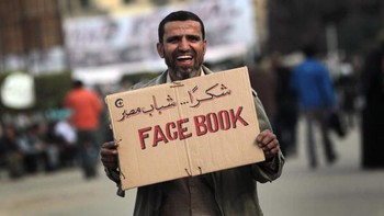 Selain untuk menekankan fokus baru perusahaan, Zuckerberg mengatakan nama Facebook tidak lagi sesuai dengan identitas perusahaan yang ingin lepas dari citra perusahaan media sosial. Apalagi kini mereka memiliki Instagram dan WhatsApp, jadi penggunaan nama Facebook kurang cocok mewakili identitas perusahaan. Getty Images/John Moore  