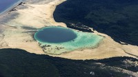 Masyarakat Maluku menyebut fenomena tersebut dengan sebutan Meti yang mencapai puncaknya pada Oktober.