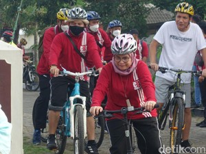 Momen Pimpinan-Pejabat KPK Gowes Usai Raker di Hotel Mewah Yogya