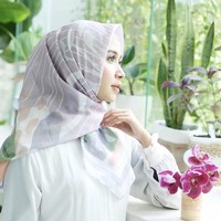 Ketika disebut mirip dengan Laudya Cynthia Bella, ia mengungkapkan rasa syukurnya. Aku senang dibilang mirip Laudya Cynthia Bella, alhamdulillah, sautnya. Foto: Dok. Instagram @hanysabrina.