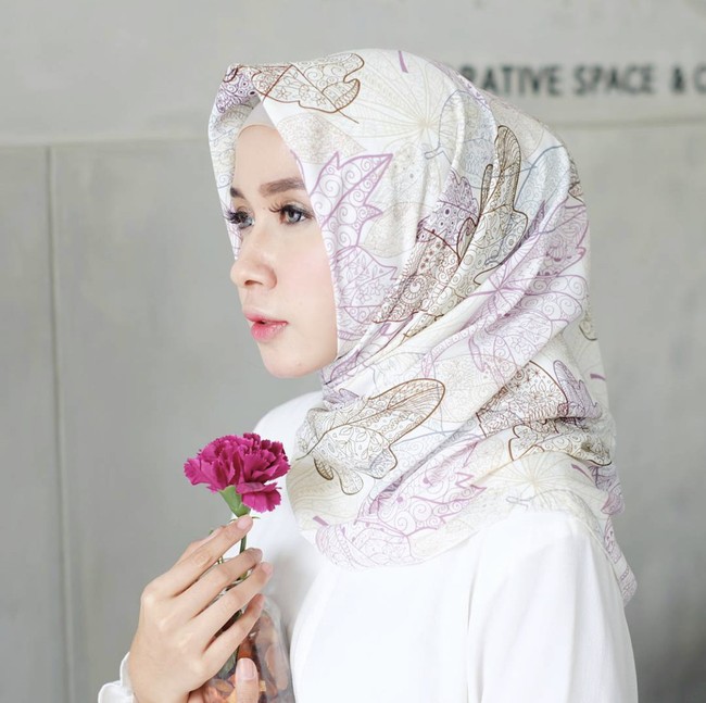 Kalau menurut aku sudah wajah dari Allah, aku bersyukur. Dan niatnya cuman mau membalas komentar saja. Ya sudah aku balas dan tiba-tiba viral, terangnya. Foto: Dok. Instagram @hanysabrina.