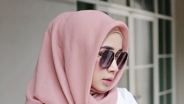 10 Potret Hijabers yang Viral Disebut Mirip dengan Laudya Cynthia Bella