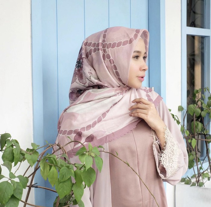 Hijabers yang disebut mirip dengan Laudya Cynthia Bella.