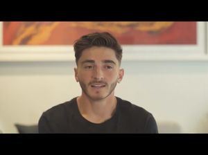 Pesepakbola Gay yang Dulu Bikin Heboh Kini Lamar Kekasihnya
