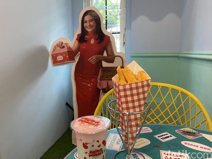 Keren dan Lucu!  Kafe ‘Picknick Yuk Nona Manis’ Punya Prilly Latuconsina