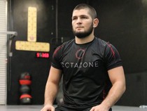 Khabib Jelaskan Ketidakhadirannya di Sudutnya Islam