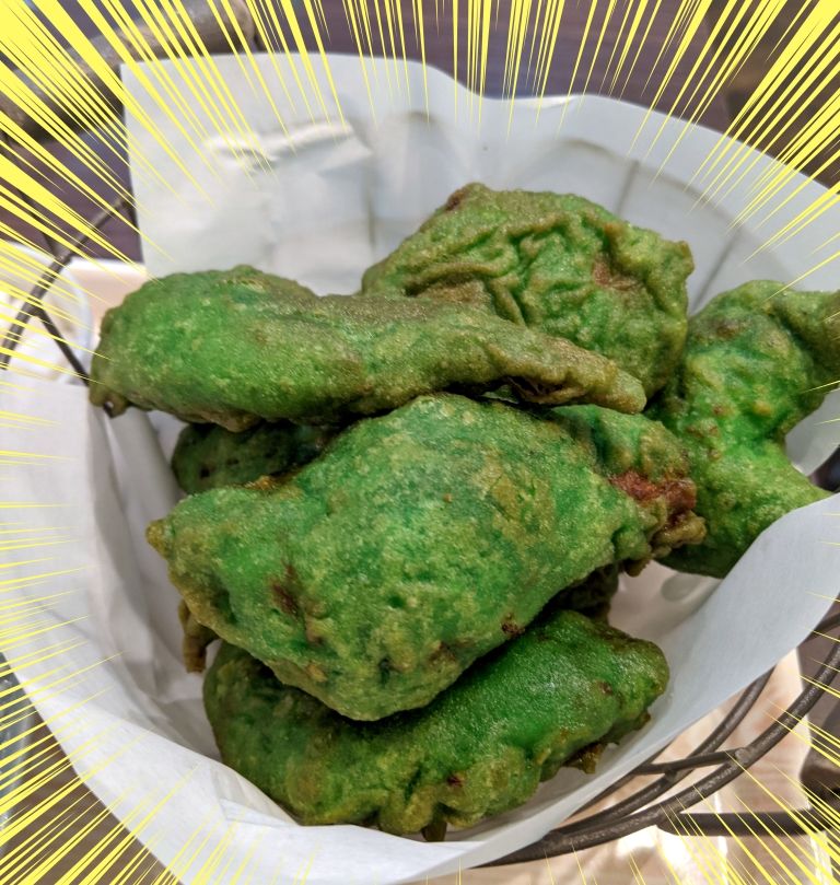 Mau Coba? Ini Fried Chicken Hijau Nyeleneh Edisi Halloween