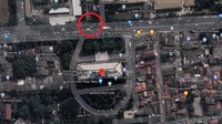 Batu tersebut mulanya ditemukan seorang warga terpendam setengah bagian di sebuah trotoar seberang gedung Plaza PP, Jl TB Simatupang, Pasar Rebo, Jakarta Timur. Dok. Google Maps