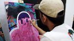 Pemuda di Bandung Ini Peringati Sumpah Pemuda dengan Melukis
